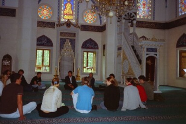 Gespräch in einer Moschee